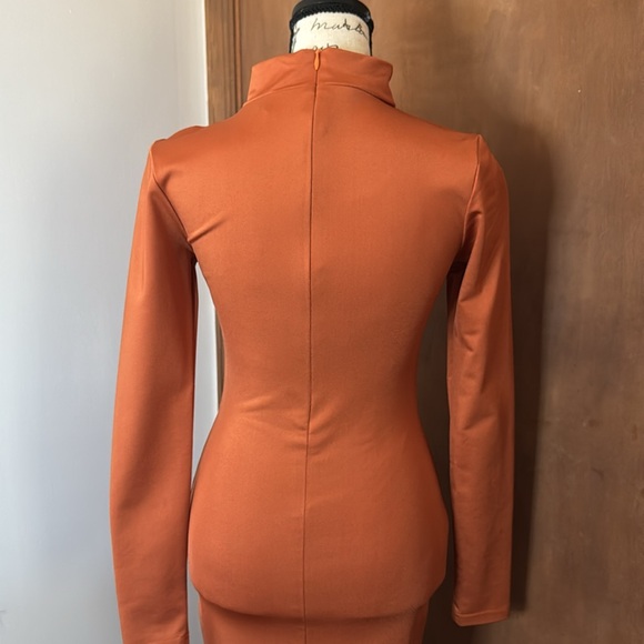 BILL HALLMAN Long Sleeve Mock Neck Dress | Burnt Orange | S - Picture 3 of 9
